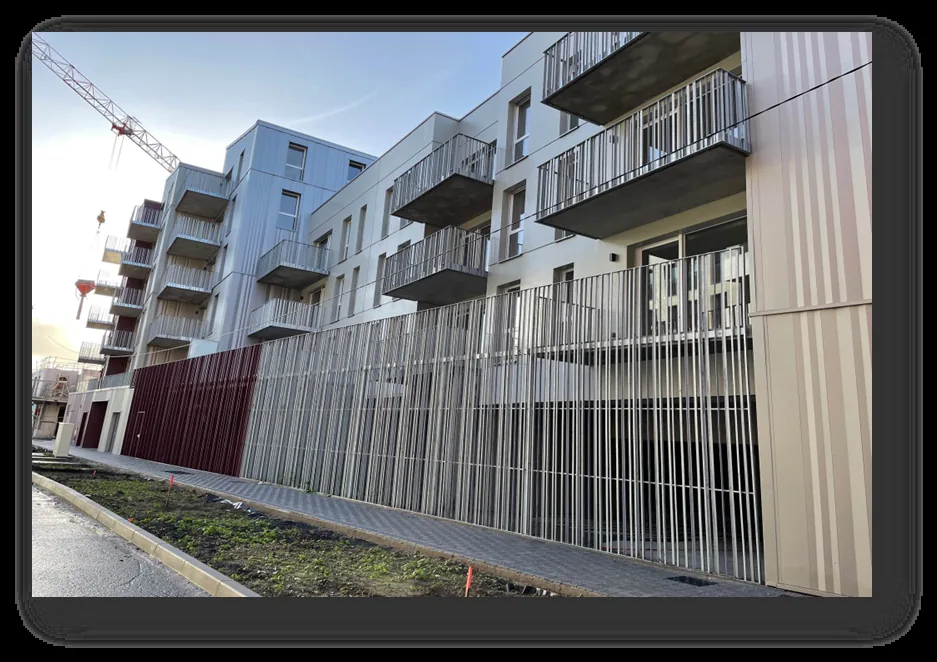 Stainless bar fence, Lille (Bouygues)